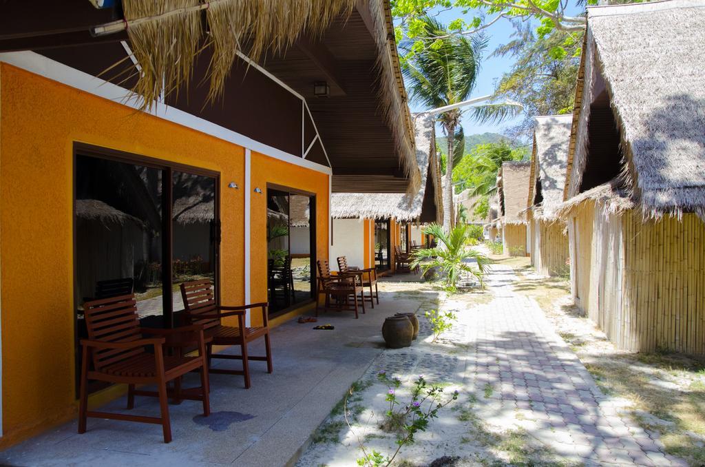Phuket Coral Island Resort מראה חיצוני תמונה