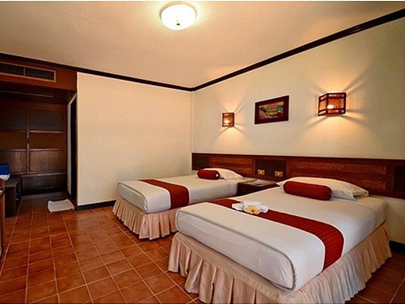 Phuket Coral Island Resort מראה חיצוני תמונה