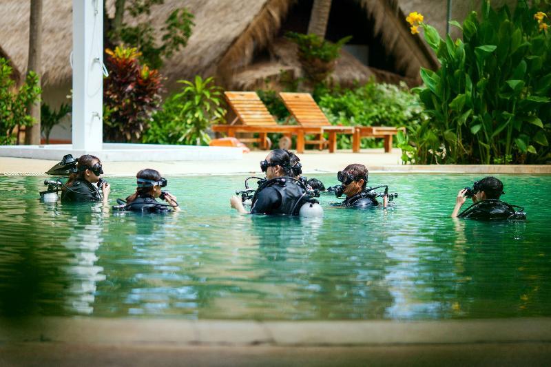 Phuket Coral Island Resort מראה חיצוני תמונה